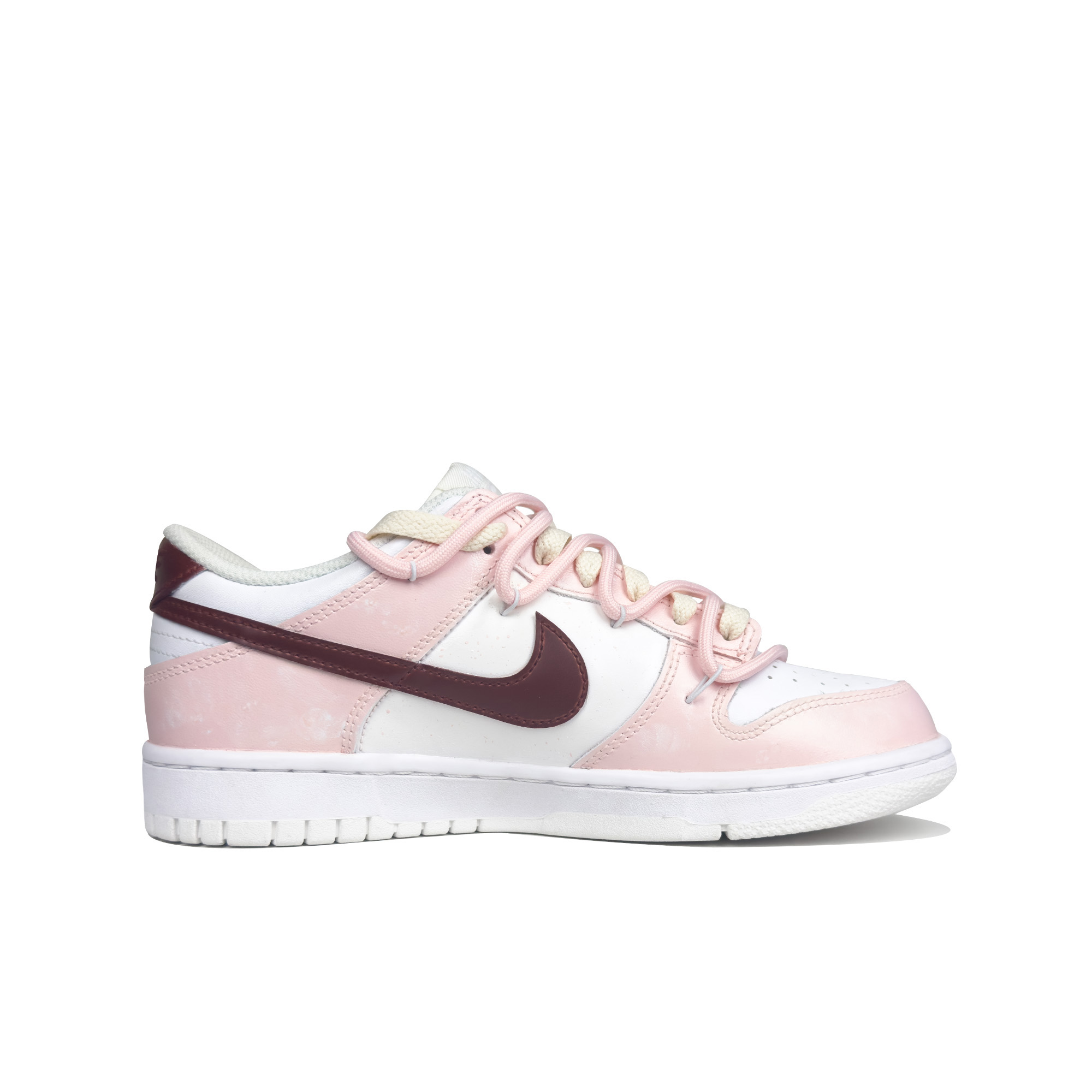 Order ナイキ ダンク ロー "苺雲レイ蝶インク" (Nike Danku Rō "Ichigo Kumo Rei Chō Inku") DH9765-100-486704