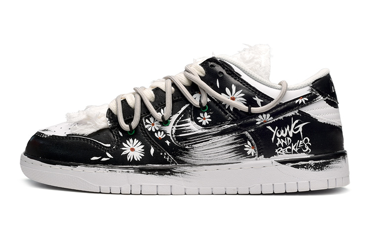 Buy [Sepatu Kustom] Nike Dunk Low 'Street Graffiti Little Daisy Hitam Putih Abu' DH9765-100(TeamE-女款小雏菊黑白灰)