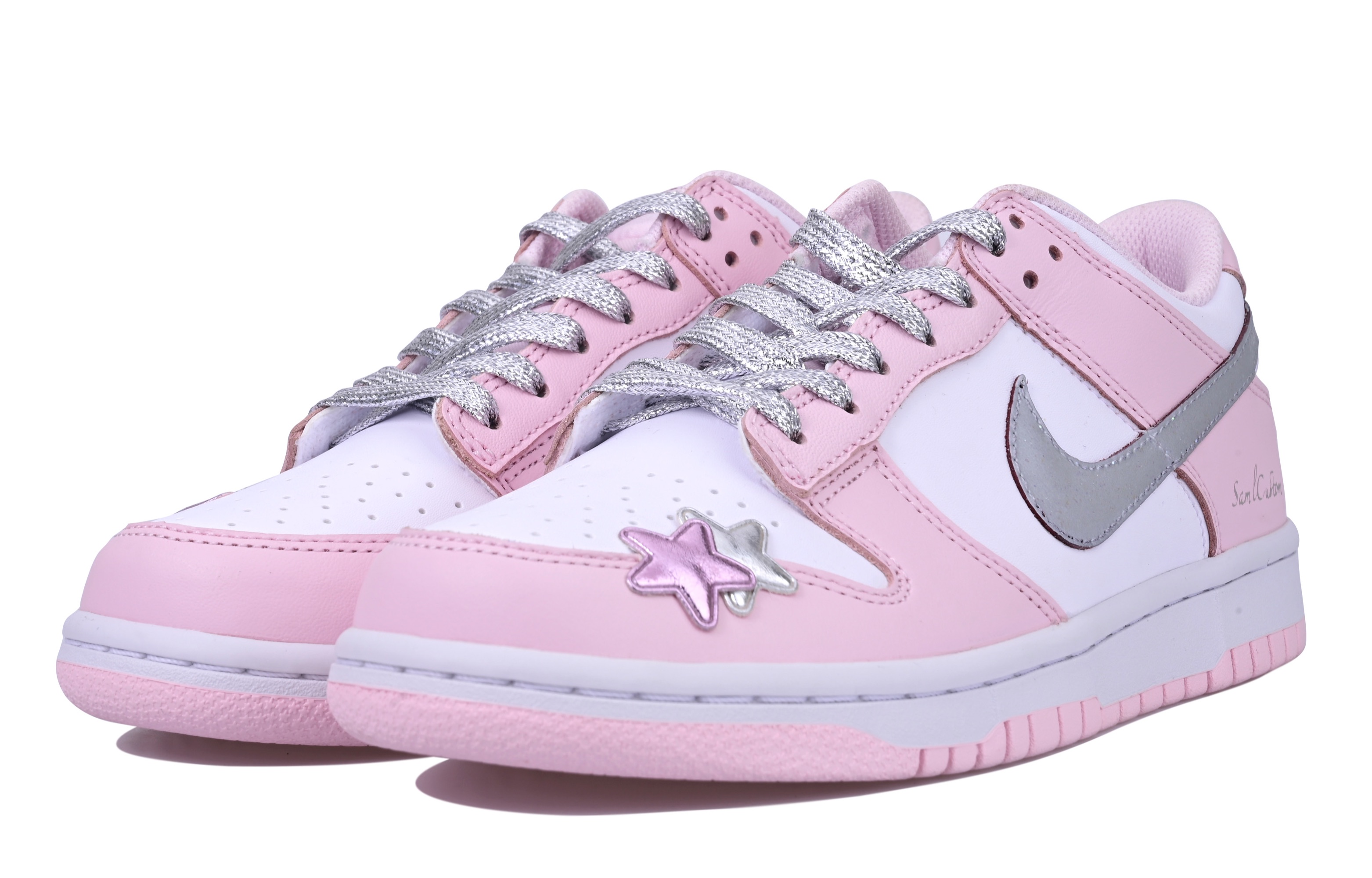 Lookbook [Kasut Custom] Nike Dunk Low 'Merah Jambu Manis Perak Sejuk' CW1590-601(Team6-千禧辣妹-y2k)