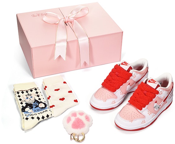 custom-shoes-nike-dunk-low-valentine-s-day-cat-paw