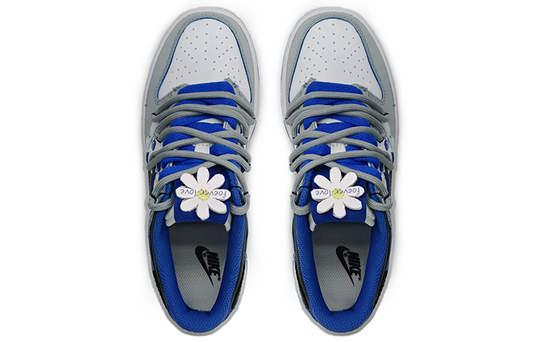 Shop 【定製球鞋】Nike Dunk Low 情人節禮盒 解構 克萊因藍 塗鴉 清新小雛菊 低幫 板鞋 GS 白灰藍