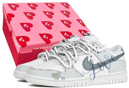 나이키 덩크 로우 '발렌타인 러브' (회/흰) DJ6188-101(TeamS-情人节解构爱心S-BOX) Buy 나이키 덩크 로우 '발렌타인 러브' (회/흰) DJ6188-101(TeamS-情人节解构爱心S-BOX)
