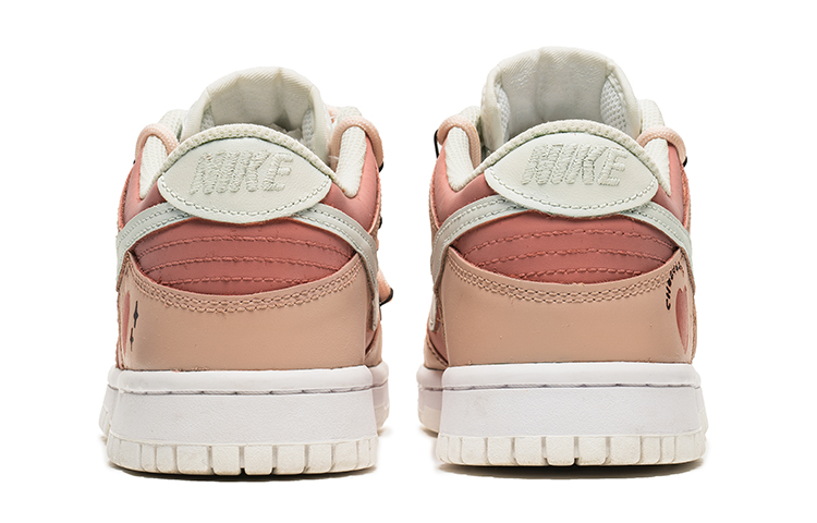 Shop 나이키 덩크 로우 '발렌타인 핑크 그래피티' (커스텀) DH9765-100(TeamB-女款桃粉爱心)