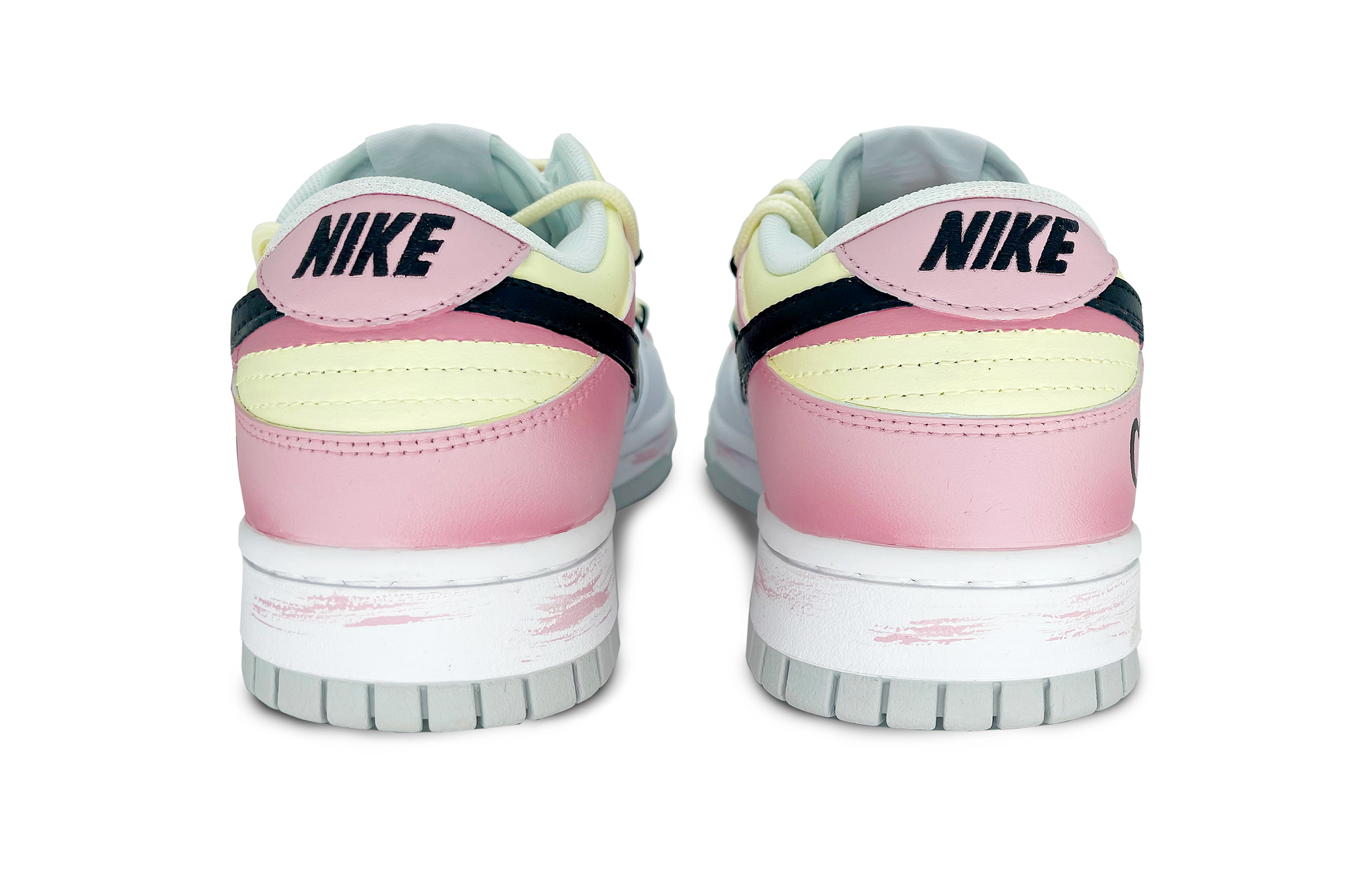 Shop 【定製球鞋】Nike Dunk Low 情人結 七夕 復古解構 嘻哈 辣妹風 甜酷 潮流塗鴉 簡約 防滑耐磨 低筒 滑板鞋 GS 粉白