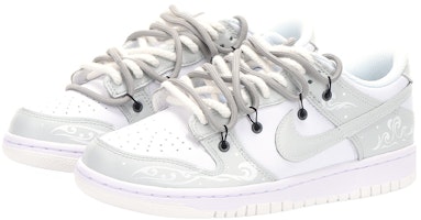 【訂製球鞋】 Nike Dunk Low 復古女孩主題訂製 解構 新年 情人節 海浪 圖騰 塗鴉 禮物 情侶 低幫 板鞋 GS 灰白 Lookbook 【訂製球鞋】 Nike Dunk Low 復古女孩主題訂製 解構 新年 情人節 海浪 圖騰 塗鴉 禮物 情侶 低幫 板鞋 GS 灰白