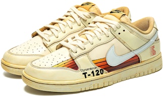 ナイキ ダンク LOW "ビンテージ未来珈琲" DJ6188-101(TeamB-男款条纹咖啡染) Lookbook ナイキ ダンク LOW "ビンテージ未来珈琲" DJ6188-101(TeamB-男款条纹咖啡染)