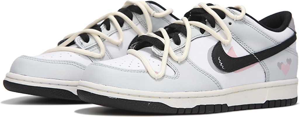 【訂製球鞋】 Nike Dunk Low 火心 愛心小惡魔 活力三勾 高街 解構綁帶 復古 低幫 板鞋 男款 白灰黑 Lookbook 【訂製球鞋】 Nike Dunk Low 火心 愛心小惡魔 活力三勾 高街 解構綁帶 復古 低幫 板鞋 男款 白灰黑