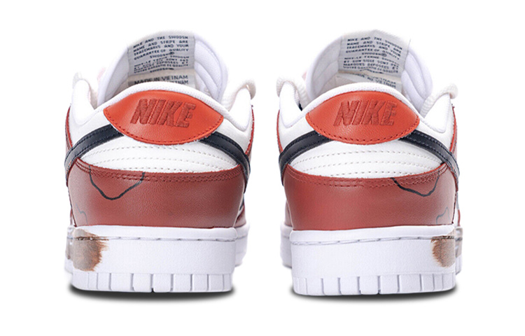 Shop 나이키 덩크 로우 '워 그라피티 레드-블랙-화이트' (커스텀) DH9765-100(Team拾陆-女款反战涂鸦)