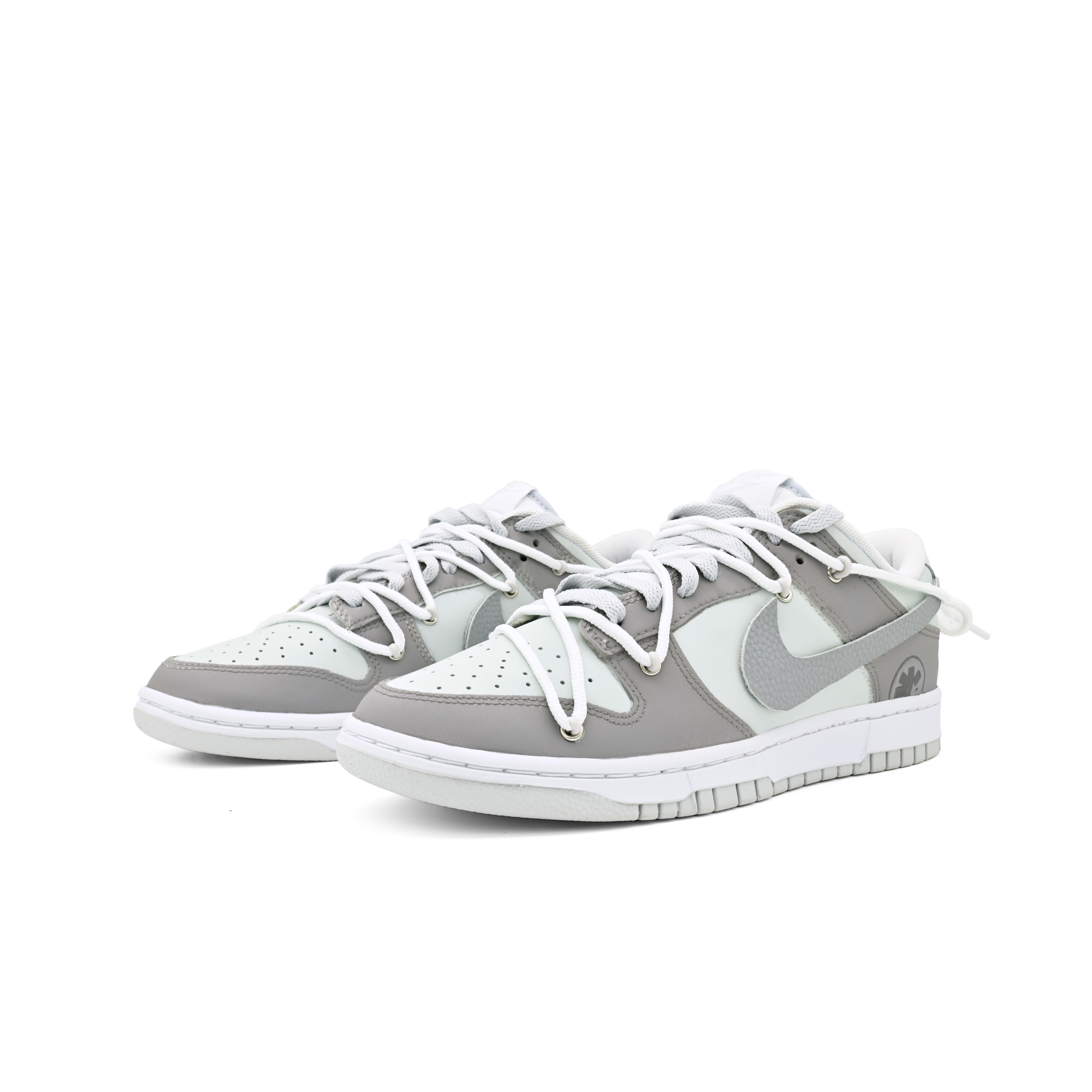 Shop [Kasut Custom] Nike Dunk Low 'West Coast Deconstructed Grey Putih' DV0831-101(Team63-回归方圆QD)