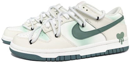 【定制鞋】耐克Dunk低帮“绿心涂鸦白色” FD9911-101(TeamK-爱心涂鸦) Lookbook 【定制鞋】耐克Dunk低帮“绿心涂鸦白色” FD9911-101(TeamK-爱心涂鸦)