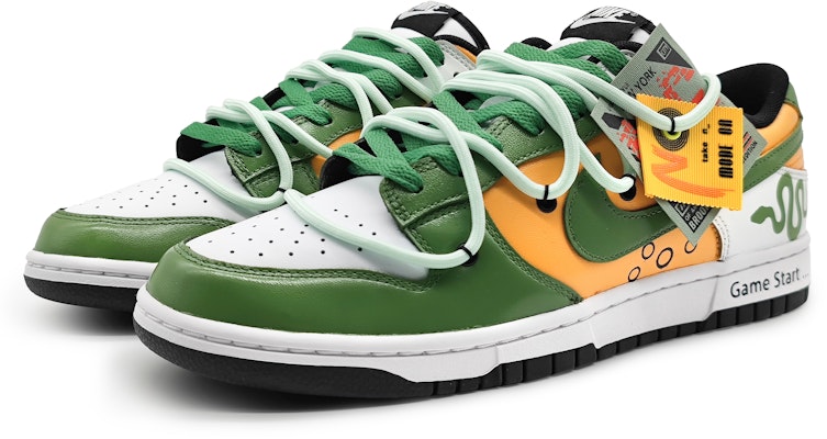 【訂製球鞋】 Nike Dunk Low 貪吃蛇 遊戲開始 個性標牌 可拆卸設計 塗鴉解構 低幫 板鞋 男款 白綠黃 Lookbook 【訂製球鞋】 Nike Dunk Low 貪吃蛇 遊戲開始 個性標牌 可拆卸設計 塗鴉解構 低幫 板鞋 男款 白綠黃