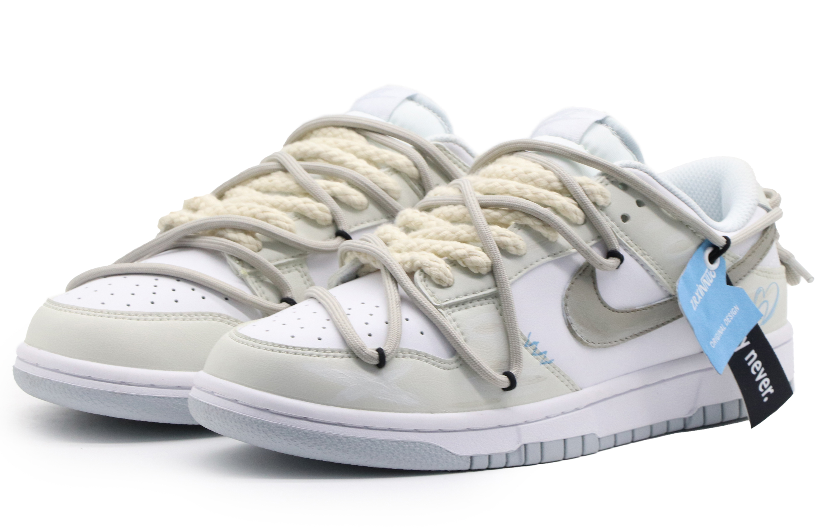 Lookbook 【定制球鞋】Nike Dunk Low 愛心籃掛標 戶外 高街風 復古做舊 解構 低幫 板鞋 男款 白灰