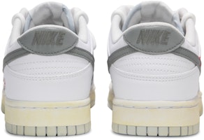 나이키 덩크 로우 '화이트 그레이 히트웨이브' (커스텀) DH9765-102(Team24-女款SWOOSH标语) Shop 나이키 덩크 로우 '화이트 그레이 히트웨이브' (커스텀) DH9765-102(Team24-女款SWOOSH标语)