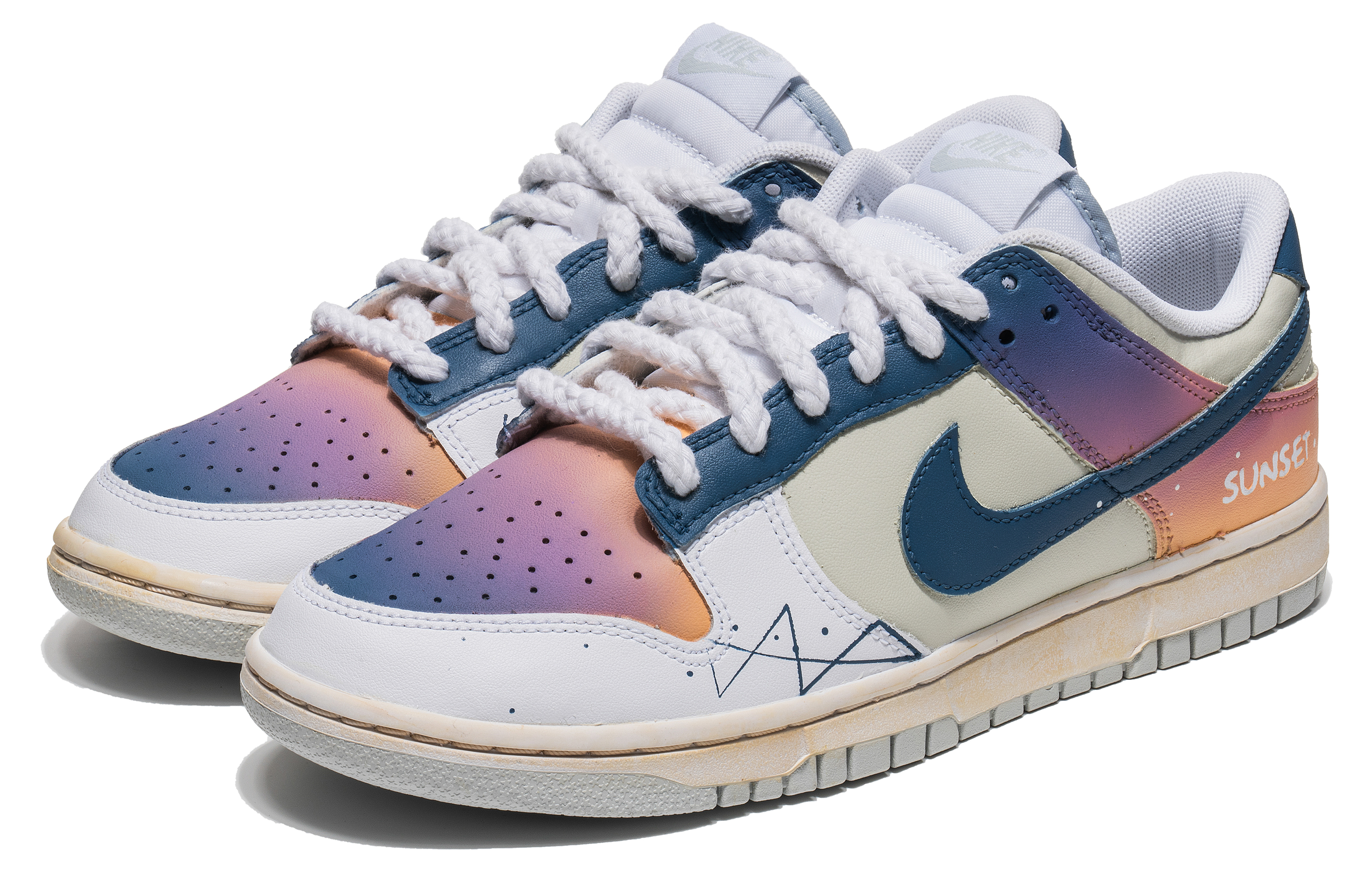 Shop [Sepatu Custom] Nike Dunk Low 'Wild Crane Sunset Gradient' DV0831-101(TeamB-男款炫彩日落)