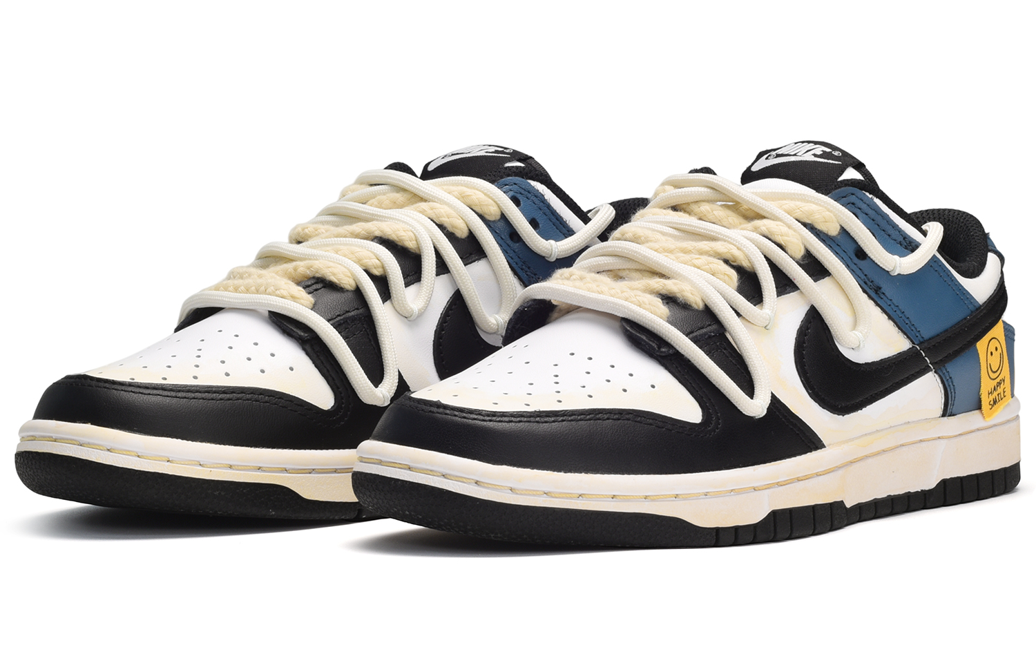 Lookbook 나이키 덩크 로우 '스마일리 낡은 블랙 화이트 블루' (78 characters) DD1391-100(TeamE-男款笑脸贴黑白蓝)