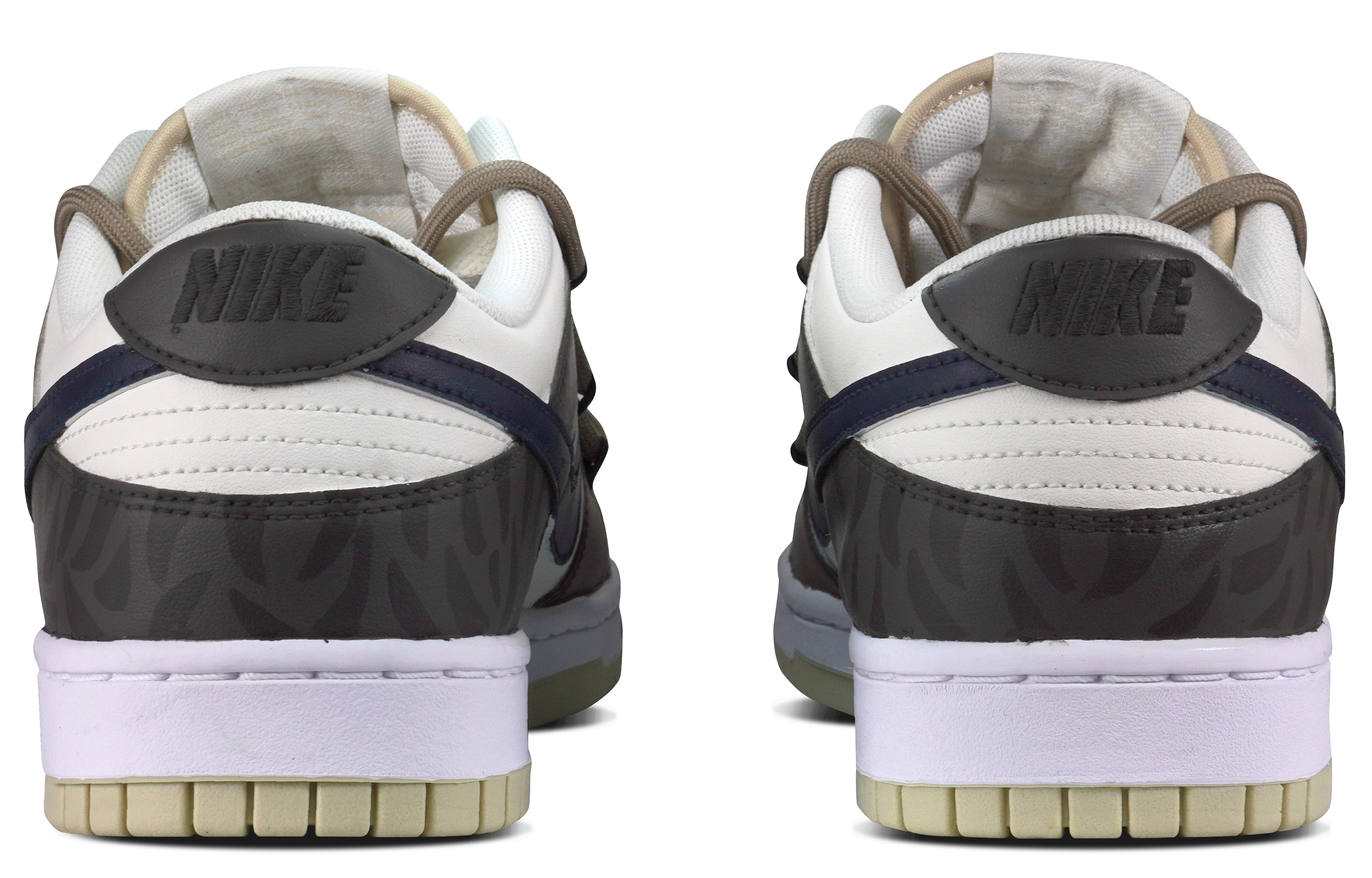 Shop [Kasukan Tersuai] Nike Dunk Low 'Yunye Latte Deconstructed' DV0831-003-444132