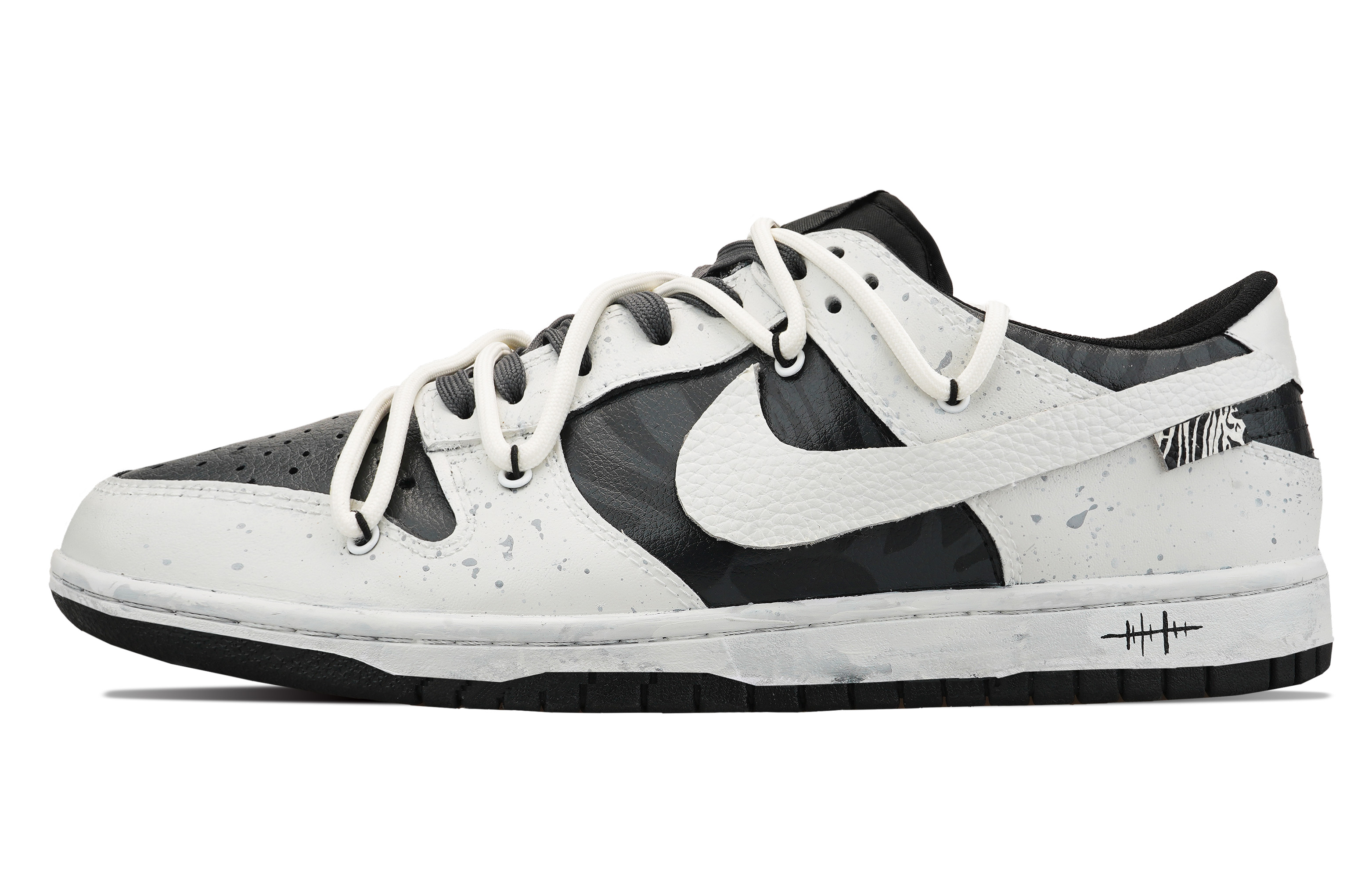 Order 【カスタムシューズ】ナイキ ダンク ロー「ゼブラ ブラック＆ホワイト」DV0831-002-445733 DV0831-002-445733