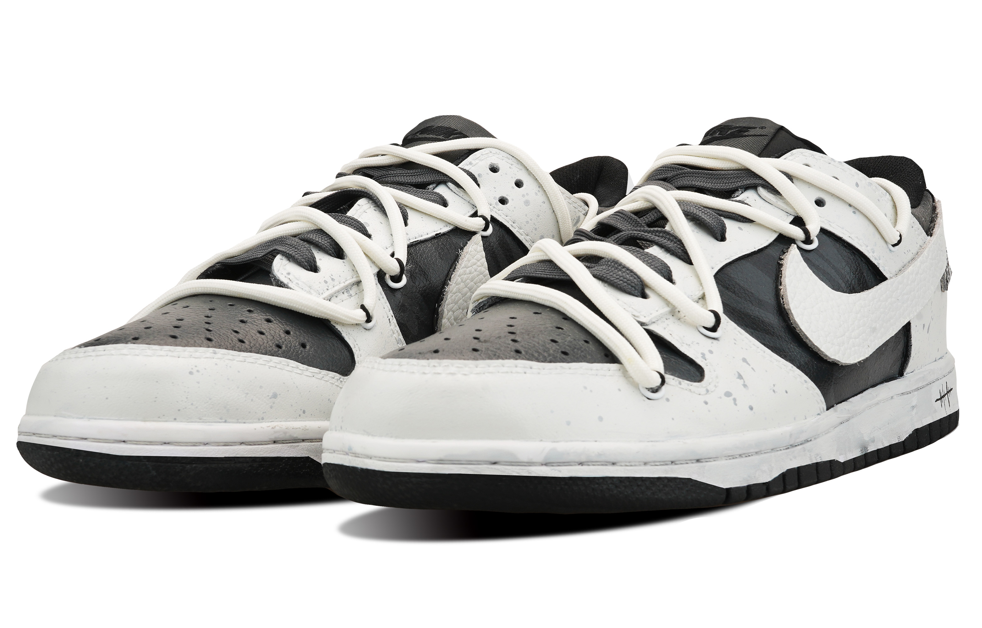 Shop 【カスタムシューズ】ナイキ ダンク ロー「ゼブラ ブラック＆ホワイト」DV0831-002-445733 DV0831-002-445733