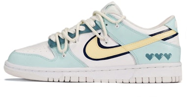 나이키 덩크 로우 디컨 "하늘색 하트" (커스텀) DH9765-100(TeamE-女款解构风爱心款黄蓝) Buy 나이키 덩크 로우 디컨 "하늘색 하트" (커스텀) DH9765-100(TeamE-女款解构风爱心款黄蓝)