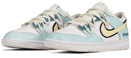 나이키 덩크 로우 디컨 "하늘색 하트" (커스텀) DH9765-100(TeamE-女款解构风爱心款黄蓝) Lookbook 나이키 덩크 로우 디컨 "하늘색 하트" (커스텀) DH9765-100(TeamE-女款解构风爱心款黄蓝)