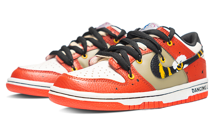 Lookbook [定制鞋款] 耐克Dunk Low EMB '芝加哥狮舞' DO6288-100(Team拾陆-女款新春舞狮)