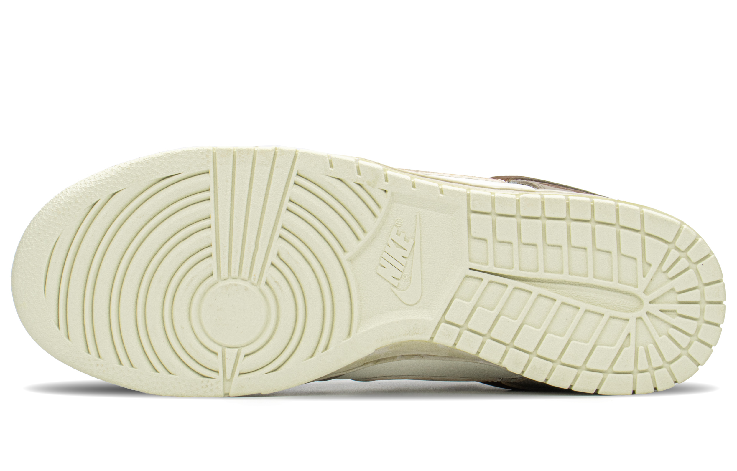 Shop カスタム ダンク ロー カーキ白 "シャークホリデー" DJ6188-100(TeamA-DK快乐假期男S-BOX)