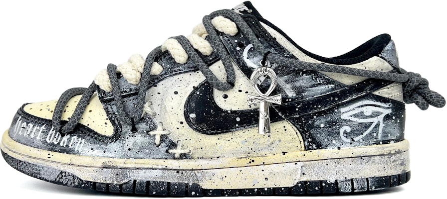 【カスタムシューズ】ナイキダンクロー レトロ 'ブラックゴシックディストレスト' DD1391-100(Team45-上帝之眼) Buy 【カスタムシューズ】ナイキダンクロー レトロ 'ブラックゴシックディストレスト' DD1391-100(Team45-上帝之眼)