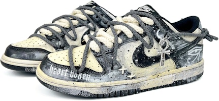 【カスタムシューズ】ナイキダンクロー レトロ 'ブラックゴシックディストレスト' DD1391-100(Team45-上帝之眼) Lookbook 【カスタムシューズ】ナイキダンクロー レトロ 'ブラックゴシックディストレスト' DD1391-100(Team45-上帝之眼)