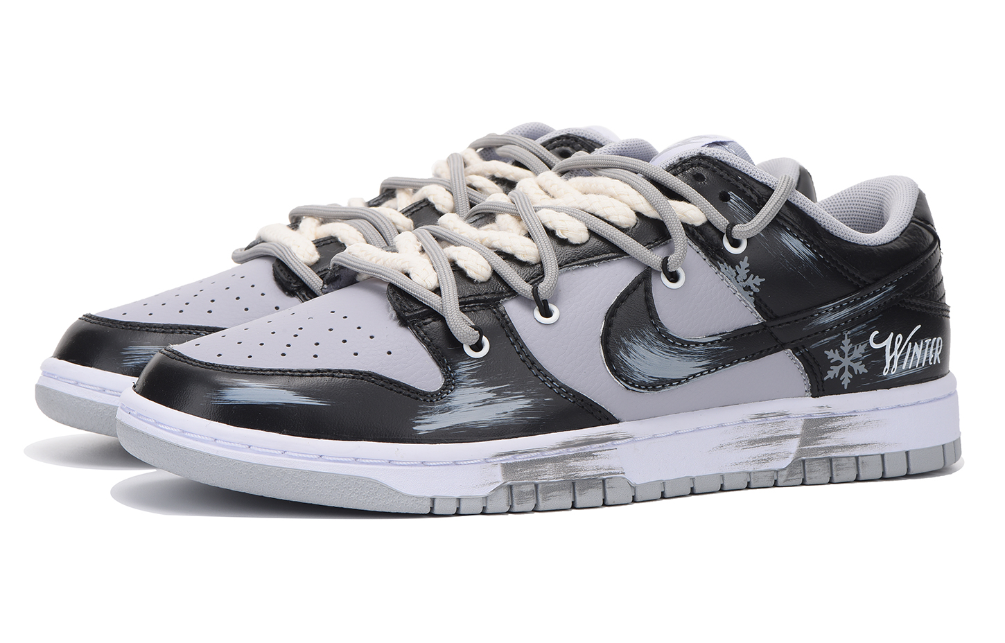 Lookbook 【カスタムシューズ】ナイキ ダンク ロー レトロ『クリスマス バイブ ブラック グレー』 DJ6188-003(Team拾伍-男款黑灰雪花)