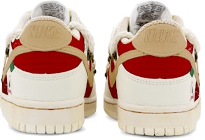 【カスタムシューズ】ナイキダンクロー レトロ「クリスマスバイブ オフホワイト」 DJ6188-101(TeamK-红色圣诞) Shop 【カスタムシューズ】ナイキダンクロー レトロ「クリスマスバイブ オフホワイト」 DJ6188-101(TeamK-红色圣诞)