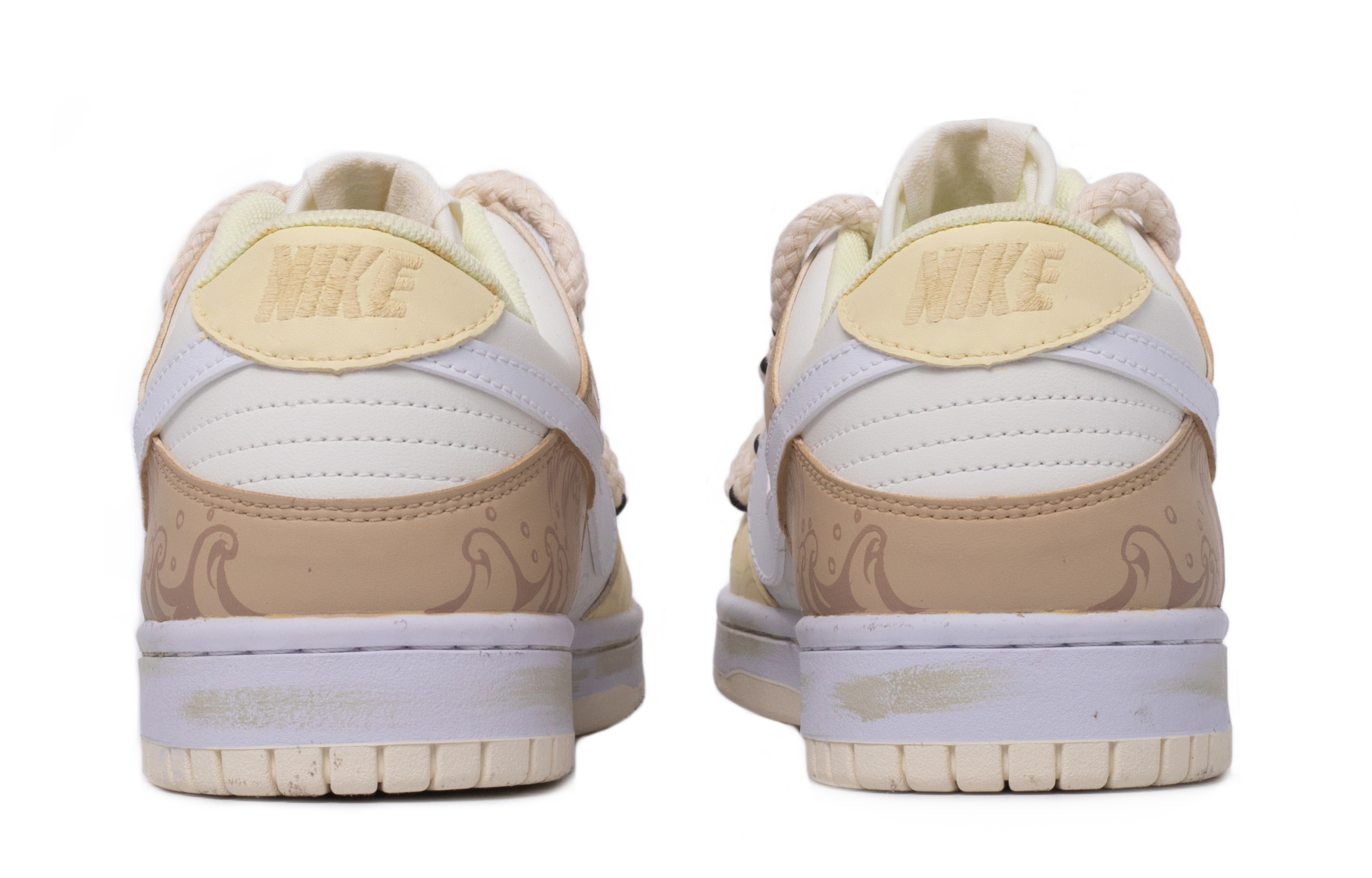 Shop 나이키 덩크 로우 레트로 '다빈치 커스텀' (흰/노/갈) DJ6188-100(TeamM-男款沙滩涂鸦)