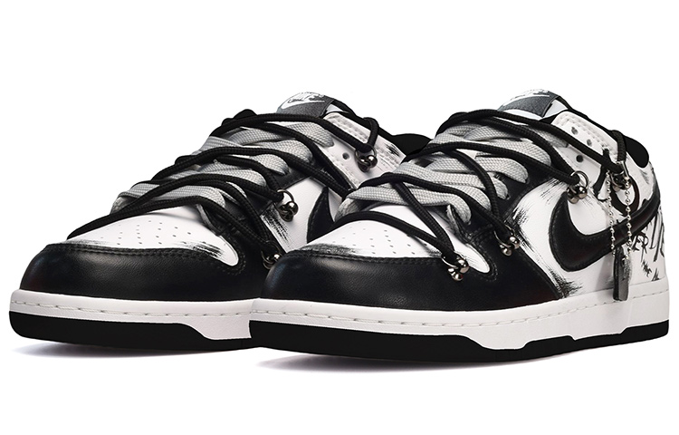 Lookbook 나이키 덩크 로우 '그라피티' (커스텀) DD1391-100(TeamE-男款暗夜使者黑白灰)