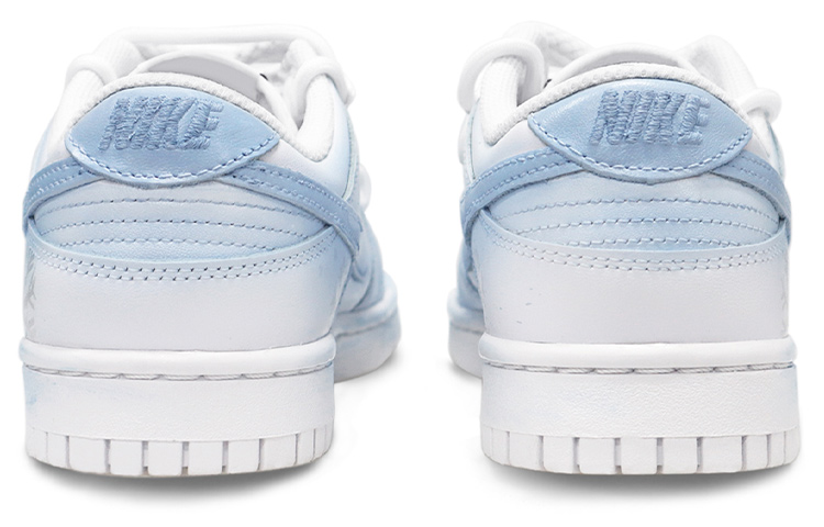Shop [カスタムシューズ] ナイキ ダンク ロー レトロ 'グラデーションペイント白青' DJ6188-101(TeamTwo-男款解构雾霾蓝雪花)