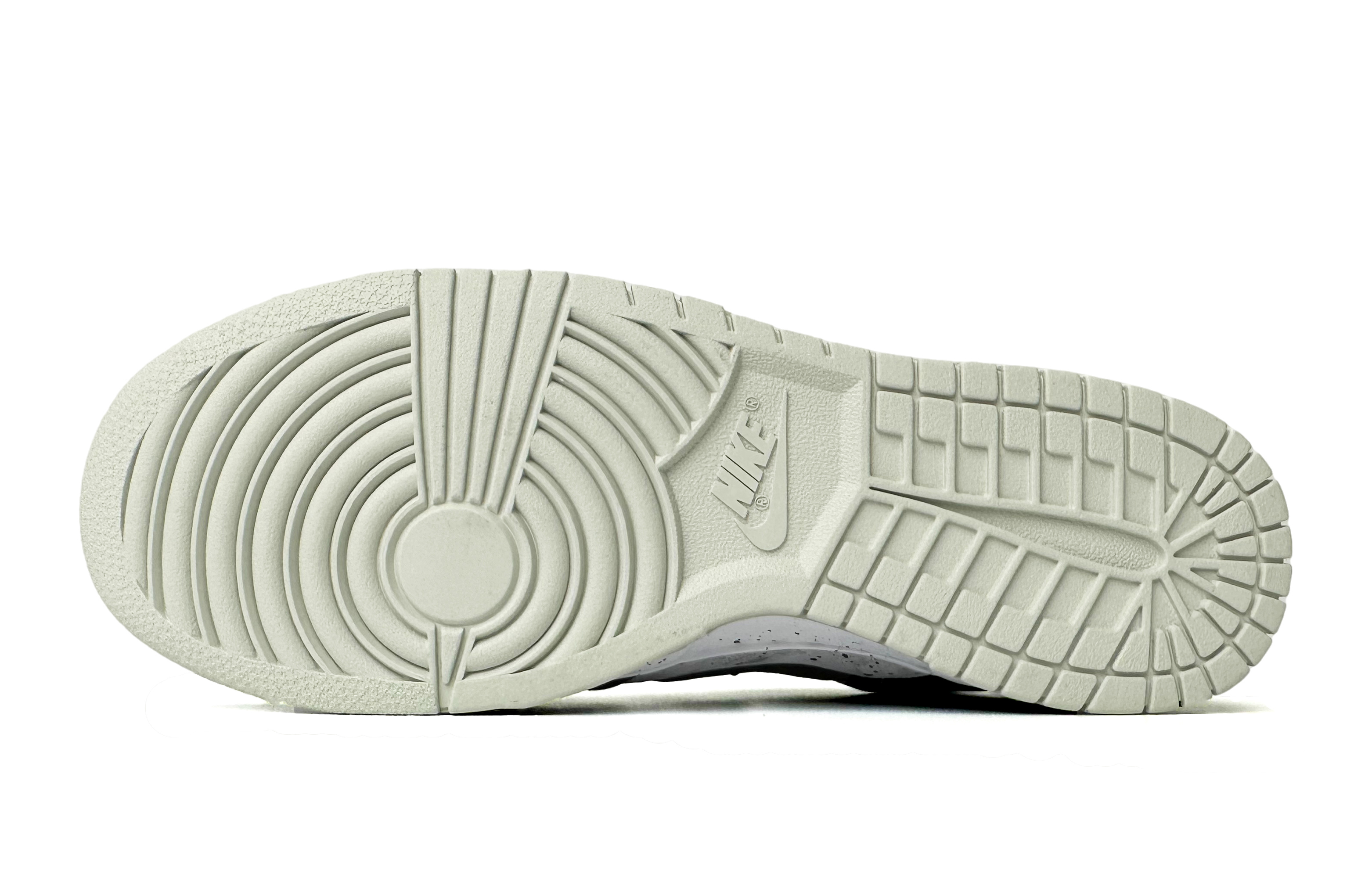 Purchase 나이키 덩크 로우 레트로 '체크' (커스텀) DV0827-100(Team11-生生不息男款黑白)