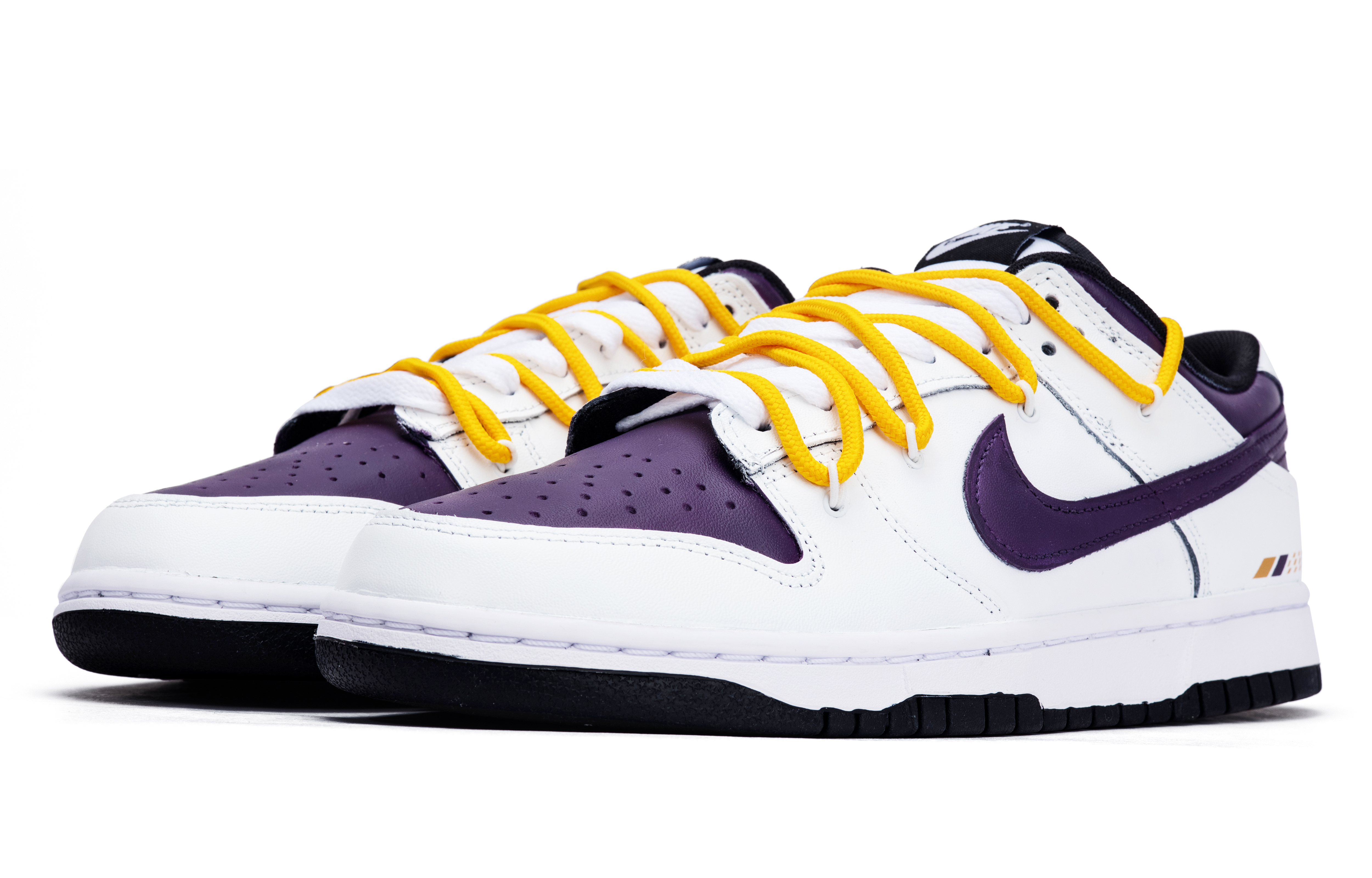 Lookbook 나이키 덩크 로우 레트로 '화이트 퍼플 레이싱' (커스텀) DD1391-100(Team44-极速赛车)