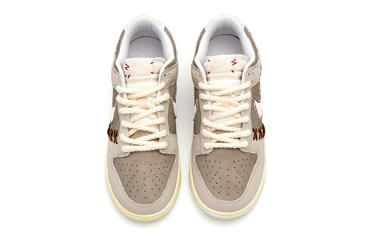 Shop [カスタムシューズ] ナイキ ダンク ロー レトロ PRM 'アーストーンバイブ' DD8338-001(Team15-提线布偶)