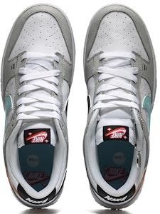 나이키 덩크 로우 SE '사이버펑크 블루-오렌지 그라데이션 스우시' (78 characters) DR9654-001(Team10-头号玩家QD) Shop 나이키 덩크 로우 SE '사이버펑크 블루-오렌지 그라데이션 스우시' (78 characters) DR9654-001(Team10-头号玩家QD)