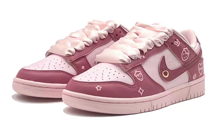 Lookbook [Sneakers Kustom] Nike Dunk Low SE 'Strawberry Bear' 921803-601(TeamS-动漫草莓熊)