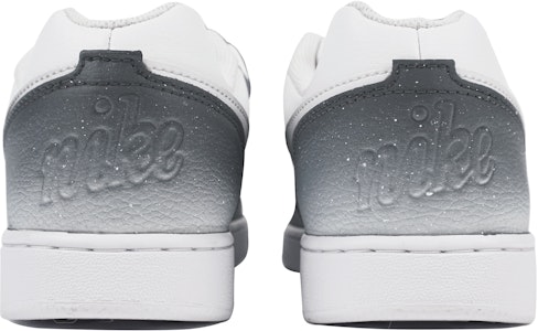 【訂製球鞋】 Nike EBERNON Low 玖製 中國風 漸變 山水畫 水墨風 潑墨 輕訂製 低幫 板鞋 男款 白灰 Shop 【訂製球鞋】 Nike EBERNON Low 玖製 中國風 漸變 山水畫 水墨風 潑墨 輕訂製 低幫 板鞋 男款 白灰
