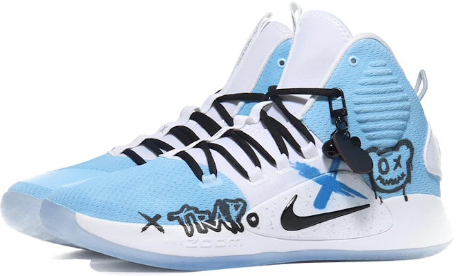 【訂製籃球鞋】 Nike Hyperdunk X 藍色塗鴉熊 運動潮酷風 高筒 籃球鞋 男款 純白 Lookbook 【訂製籃球鞋】 Nike Hyperdunk X 藍色塗鴉熊 運動潮酷風 高筒 籃球鞋 男款 純白