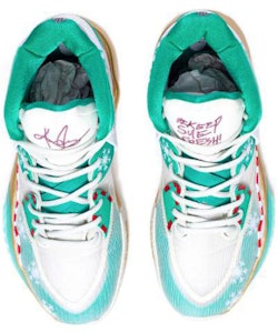 나이키 카이리 8 '크리스마스 스노우플레이크' (커스텀) DC9134-002(Team柒-男女款欧文圣诞) Shop 나이키 카이리 8 '크리스마스 스노우플레이크' (커스텀) DC9134-002(Team柒-男女款欧文圣诞)