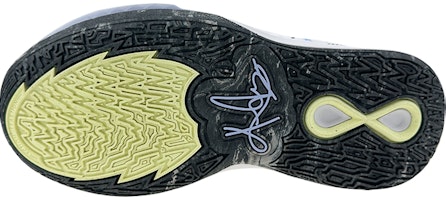 【定制球鞋】 Nike Kyrie 8 Infinity 歐文8 MAY製造 夢幻飛機 低筒 籃球鞋 男女同款 粉紫 Details for 【定制球鞋】 Nike Kyrie 8 Infinity 歐文8 MAY製造 夢幻飛機 低筒 籃球鞋 男女同款 粉紫