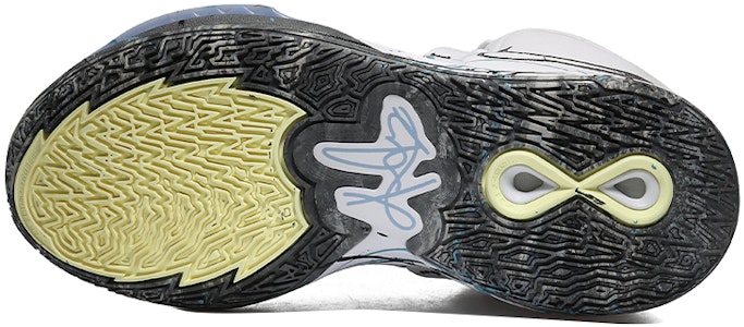 【客製化球鞋】Nike Kyrie 8 infinity 塗鴉潑墨 個性潮流 中筒 復古籃球鞋 男女同款 白冰藍 Details for 【客製化球鞋】Nike Kyrie 8 infinity 塗鴉潑墨 個性潮流 中筒 復古籃球鞋 男女同款 白冰藍