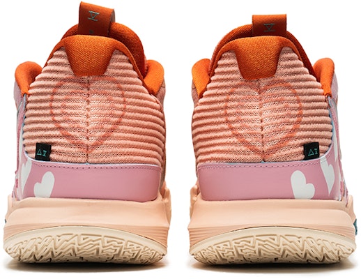 【定製球鞋】Nike Kyrie Low 5 EP 野鶴製造 愛心彈幕 11 塗鴉 低幫 籃球鞋 男女同款 粉綠 Shop 【定製球鞋】Nike Kyrie Low 5 EP 野鶴製造 愛心彈幕 11 塗鴉 低幫 籃球鞋 男女同款 粉綠