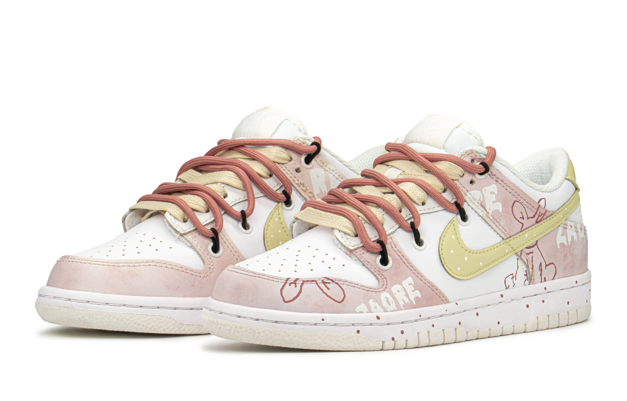 Lookbook 【定製球鞋】 Nike 減齡主題 塗鴉兔 可愛 低幫 板鞋 GS 粉黃