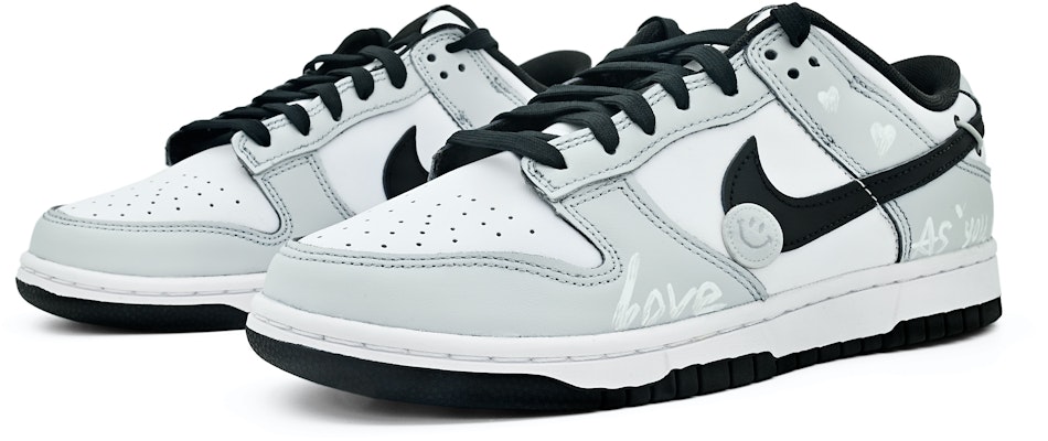 나이키 로우 '하트 스마일 디컨 회/흰/검' (커스텀) CW1590-100(Team63-笑脸解构) Lookbook 나이키 로우 '하트 스마일 디컨 회/흰/검' (커스텀) CW1590-100(Team63-笑脸解构)