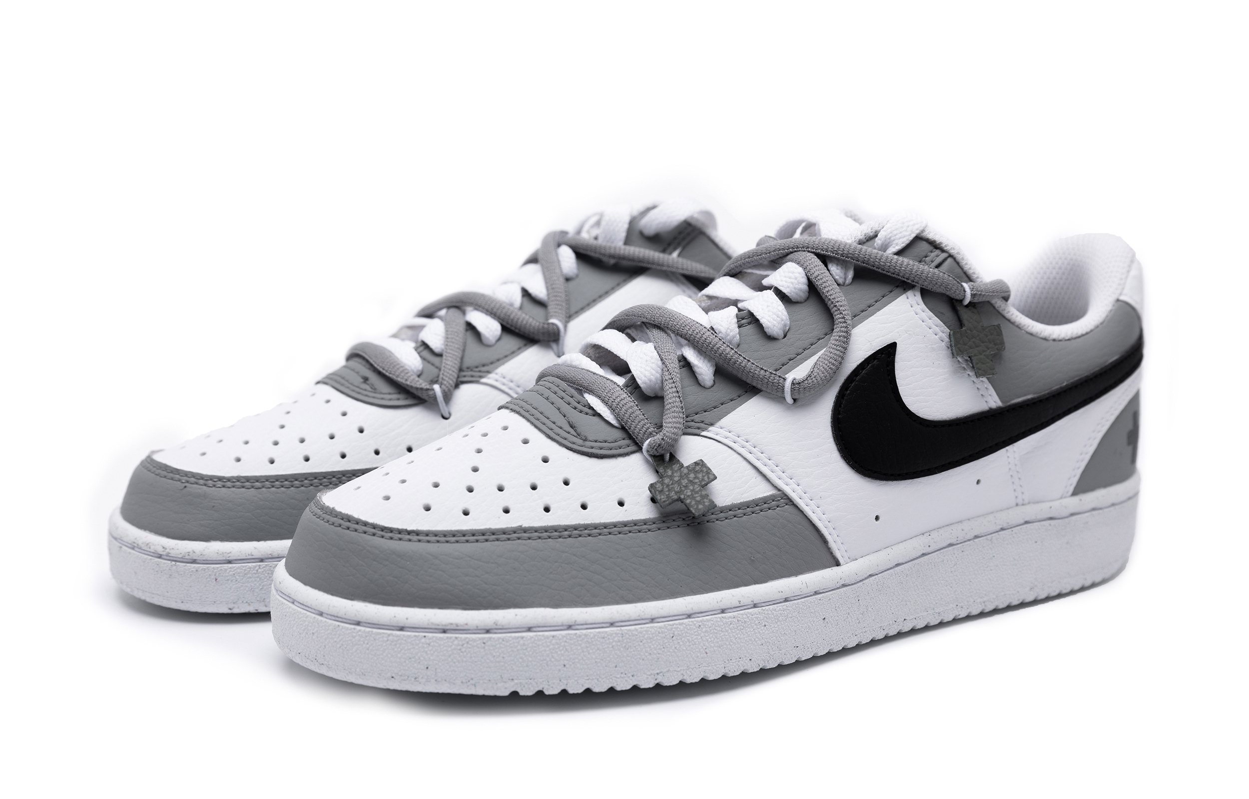 Shop 【客製化球鞋】Nike 合成皮革 愛的重生 潮流時尚 減震耐磨 低筒 板鞋 男款 灰色