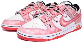 ナイキNBA x ダンク ロー『兎年EKG』カスタムシューズ DO6288-100(Team伍-心电图520解构) Lookbook ナイキNBA x ダンク ロー『兎年EKG』カスタムシューズ DO6288-100(Team伍-心电图520解构)