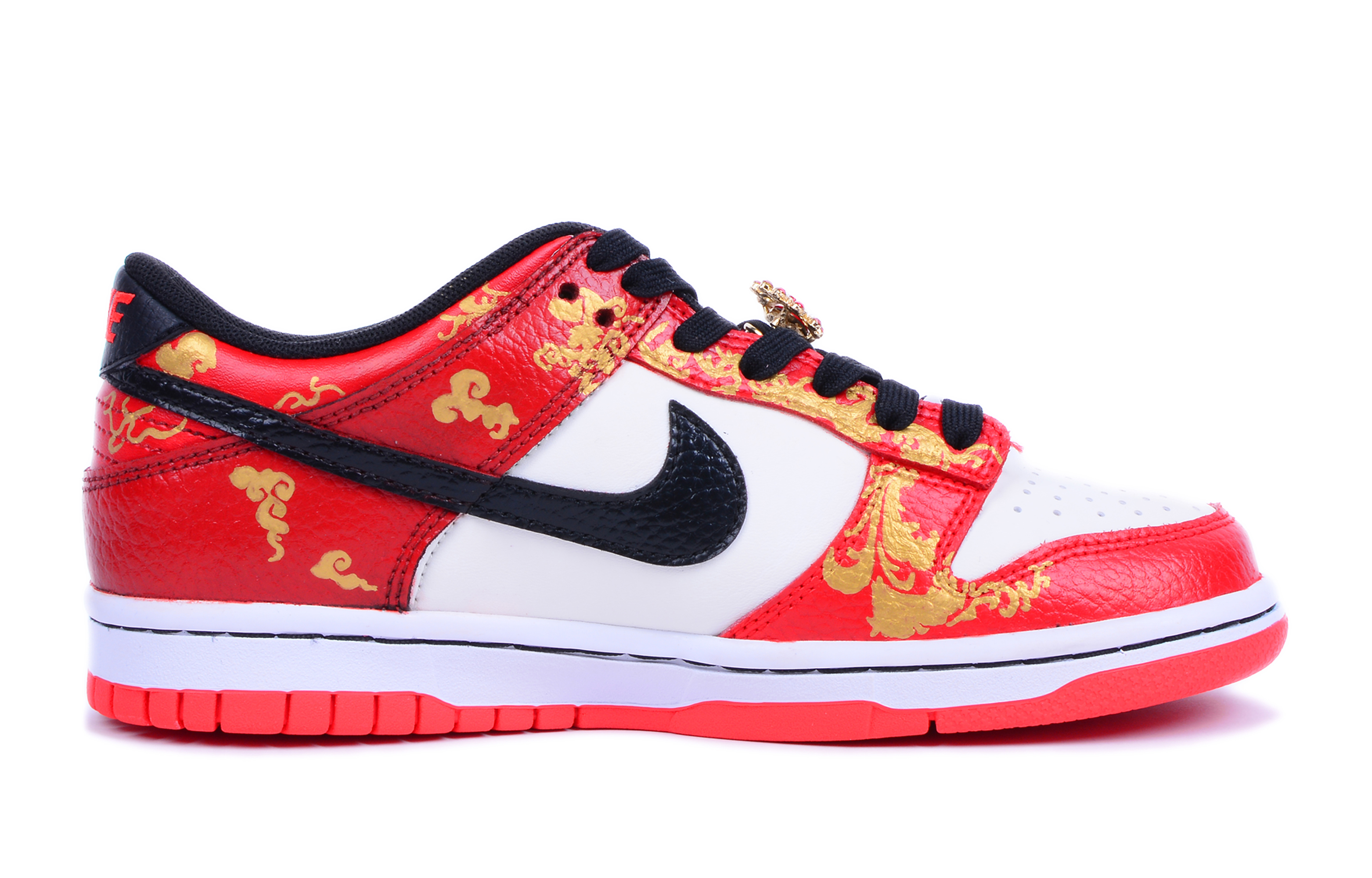 Order [Sepatu Custom] Nike NBA x Dunk Low 'Emas Merah' DO6288-100(Team42-共赴白头女款婚鞋红金黑)
