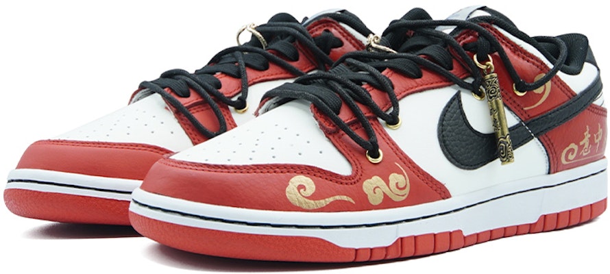 【訂製球鞋】 NBA x Nike Dunk Low EMB "Chicago" 解構 塗鴉 手繪 情侶 情人節 卡通 祥雲 意中人 芝加哥 低幫 板鞋 男款 紅白黑 Lookbook 【訂製球鞋】 NBA x Nike Dunk Low EMB "Chicago" 解構 塗鴉 手繪 情侶 情人節 卡通 祥雲 意中人 芝加哥 低幫 板鞋 男款 紅白黑
